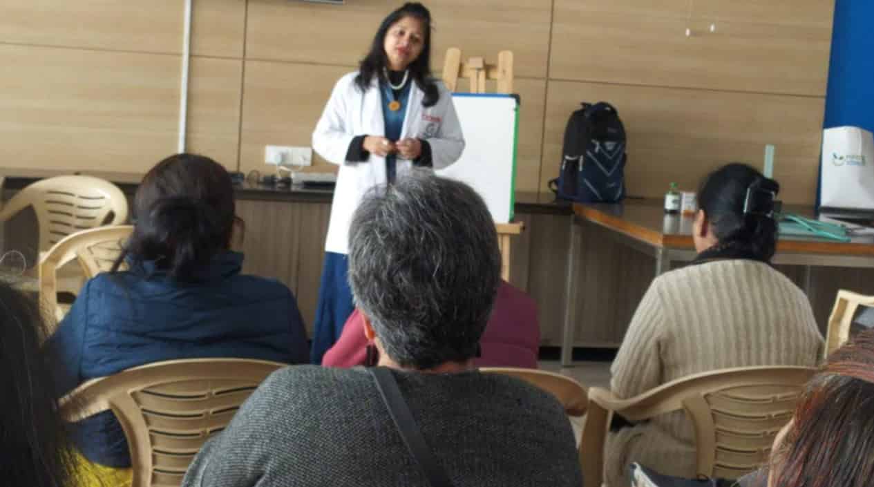 Acupressure training session